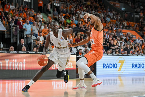 防守上更有 防守上更有