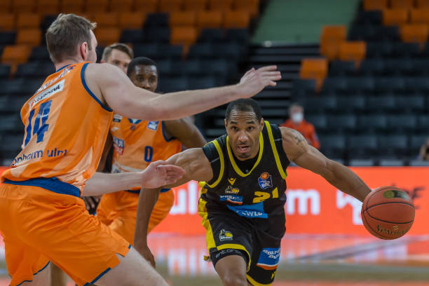 在赛场上表 在赛场上表